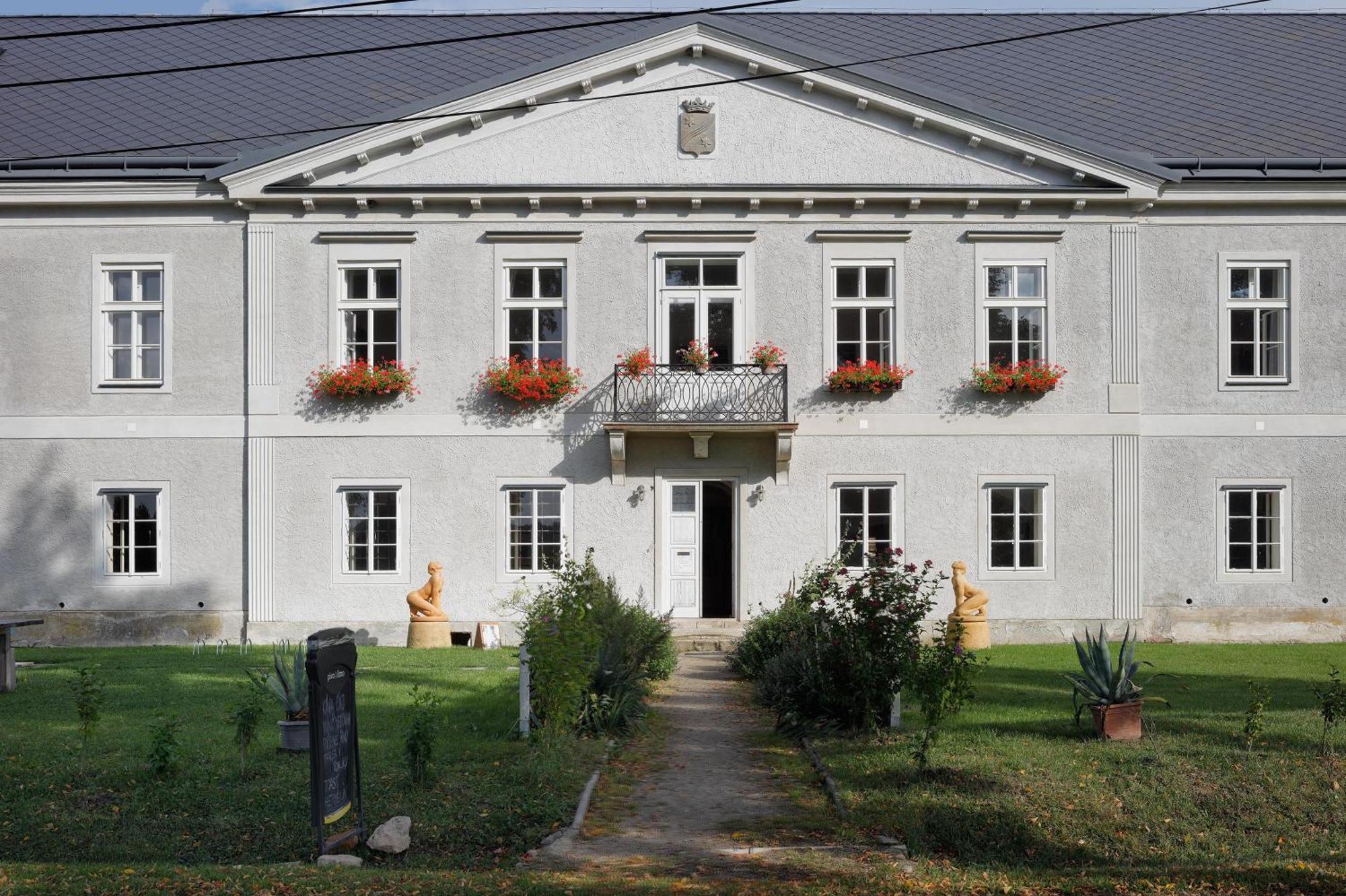 Aparthotel Zámek Dobrohoř Exterior foto